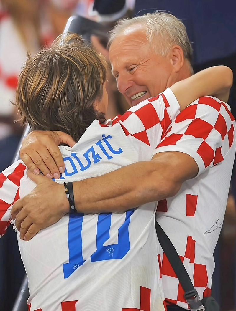 空接之城重聚！保罗更新社媒，晒出与格里芬、小乔丹视频通话