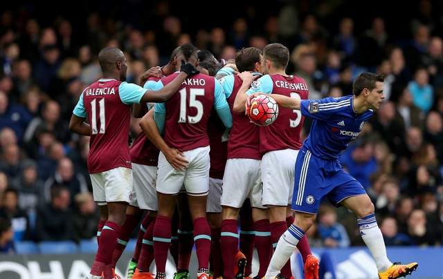 大联盟正式开始对球场围栏硬度进行规范，保护球员的守备安全